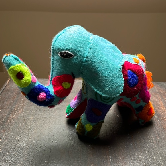 Beautiful wool stuffed bohemian elephant - Picture 2 of 7